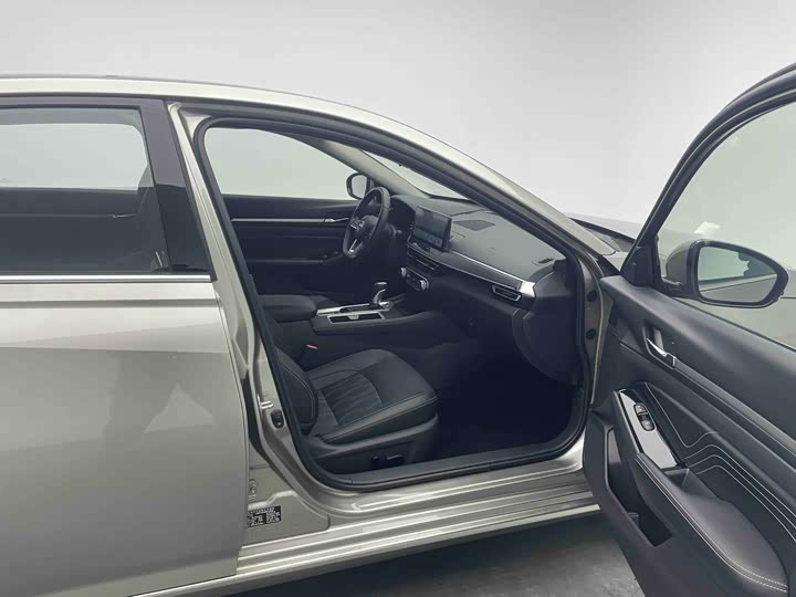 Фото 9 - Nissan Teana