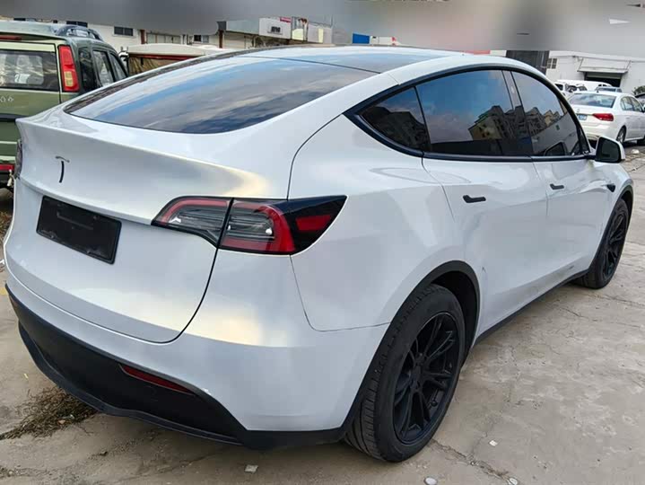 Фото 3 - Tesla Model Y