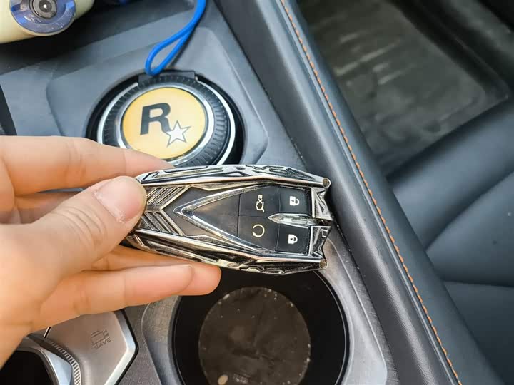 Фото 9 - Changan UNI-V