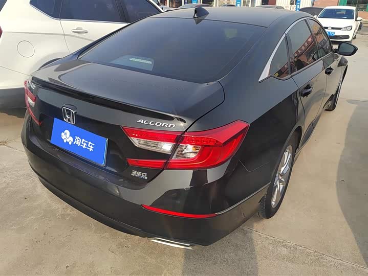 Фото 3 - Honda Accord