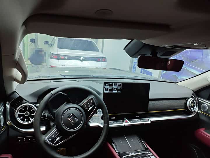 Фото 2 - Tank 400 Hybrid