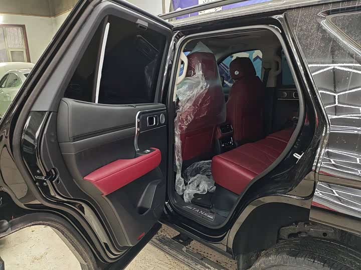 Фото 3 - Tank 400 Hybrid