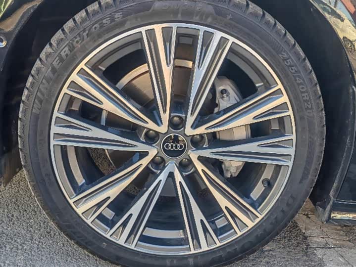 Фото 6 - Audi A6L