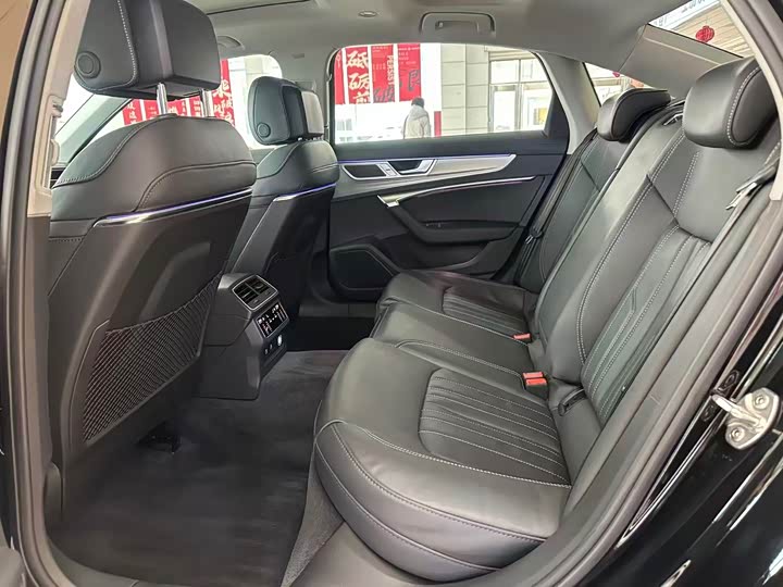 Фото 6 - Audi A6L