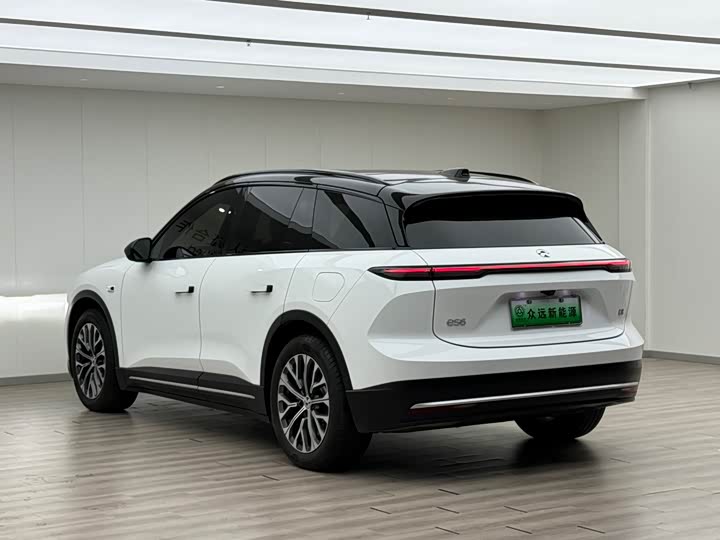 Фото 8 - Nio ES6