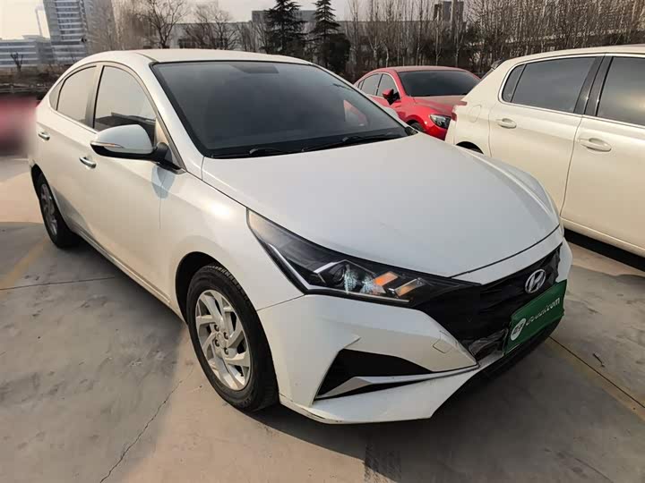 Фото 4 - Hyundai Verna