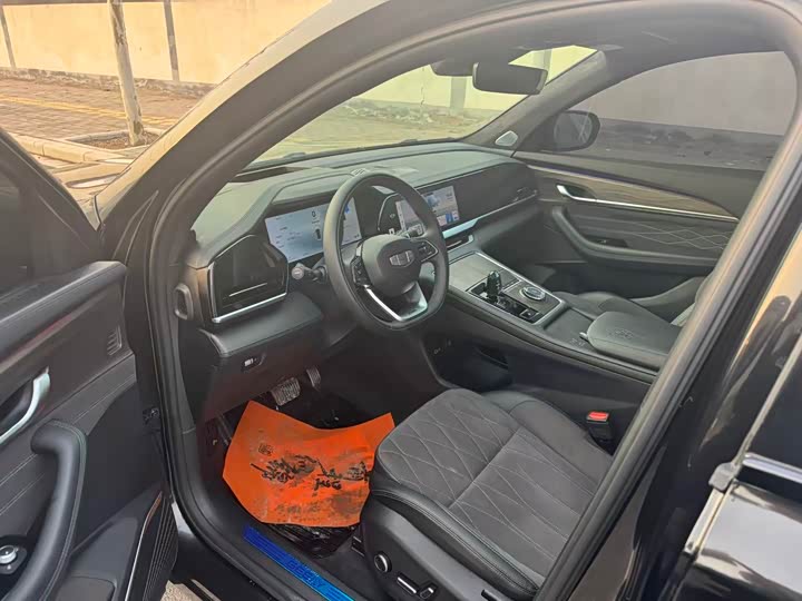 Фото 4 - Geely Monjaro