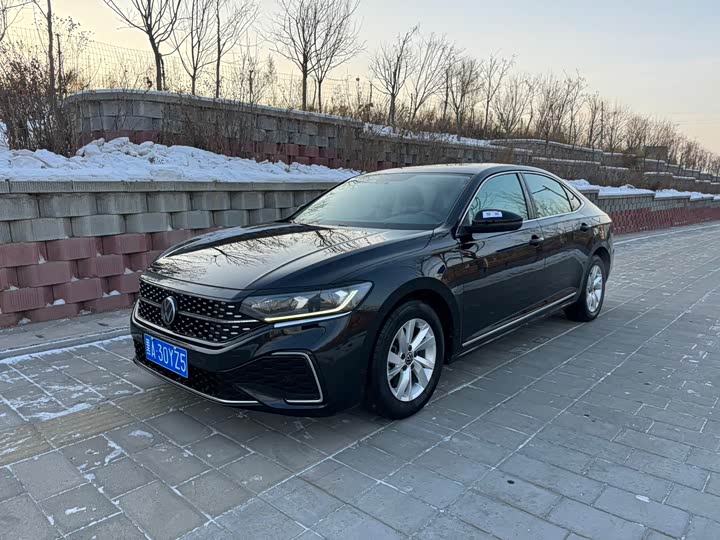 Фото 1 - Volkswagen Passat