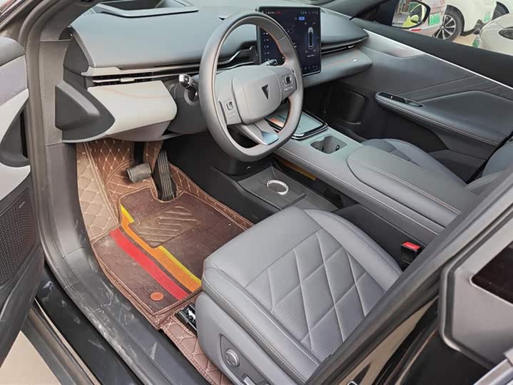 Фото 9 - Changan Deepal S05