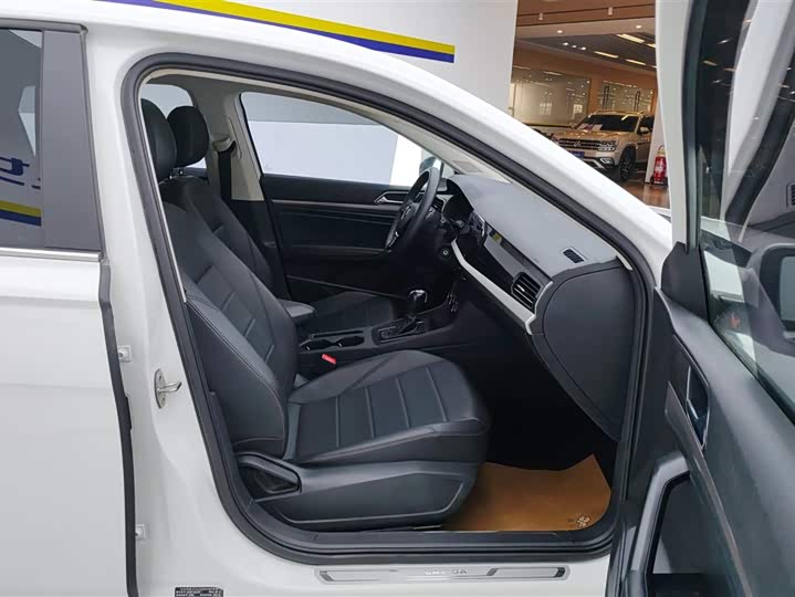 Фото 8 - Volkswagen Lavida