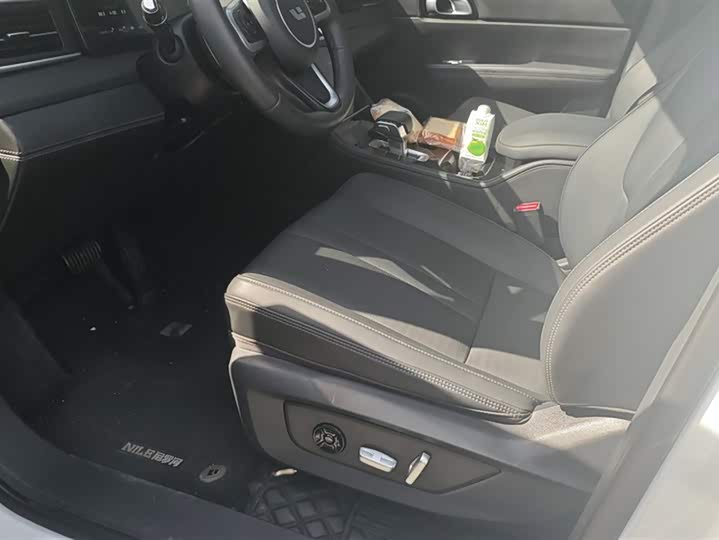 Фото 9 - LiXiang One