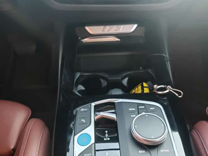 Фото 6 - BMW iX3