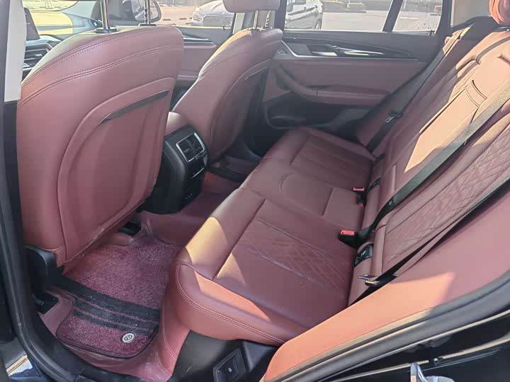 Фото 9 - BMW iX3