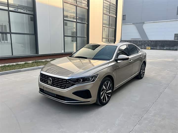 Фото 1 - Volkswagen Passat