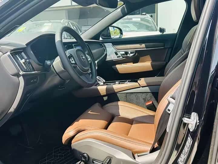 Фото 7 - Volvo S90 Hybrid