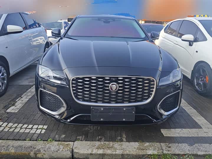 Фото 2 - Jaguar XF L