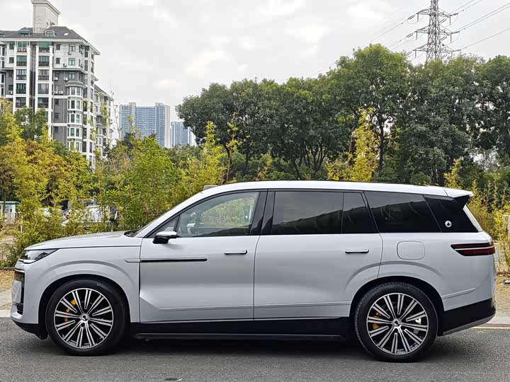 Фото 8 - Denza N9