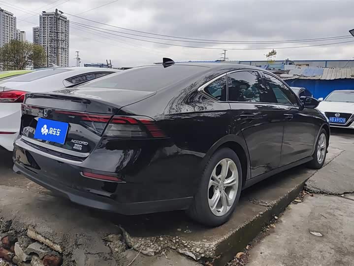 Фото 3 - Honda Accord