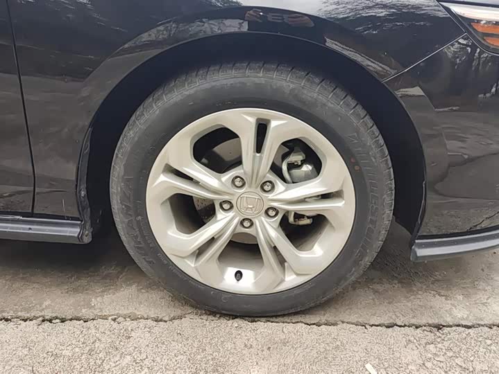 Фото 6 - Honda Accord