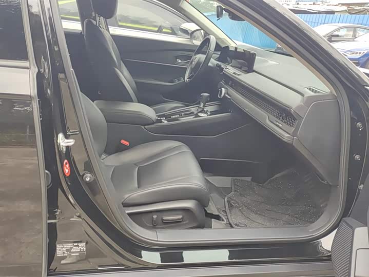 Фото 8 - Honda Accord