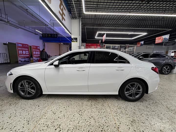 Фото 7 - Mercedes-Benz A-Class