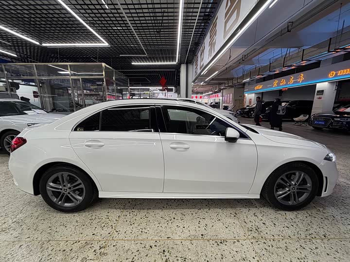 Фото 8 - Mercedes-Benz A-Class