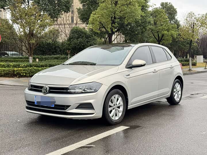 Фото 1 - Volkswagen Polo