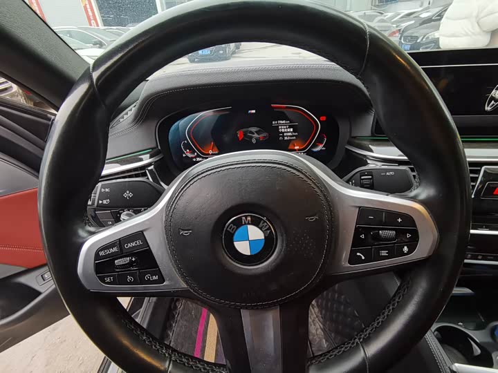 Фото 9 - BMW 5 Series