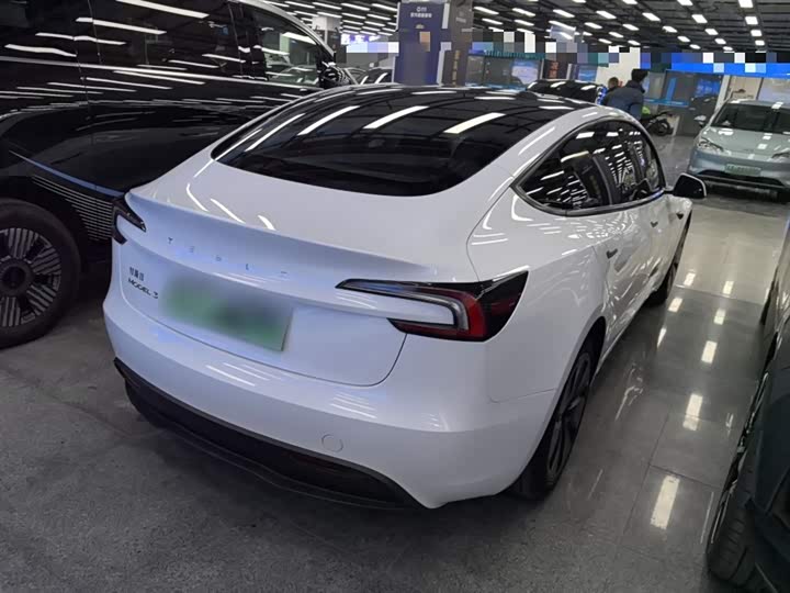 Фото 7 - Tesla Model 3