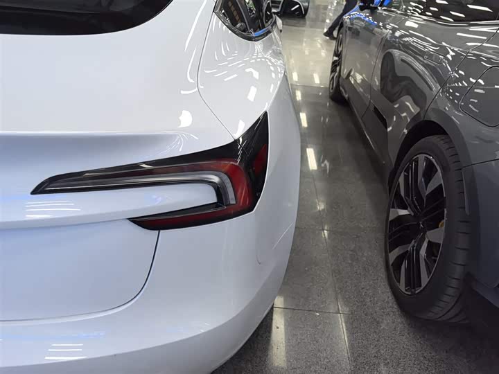 Фото 8 - Tesla Model 3