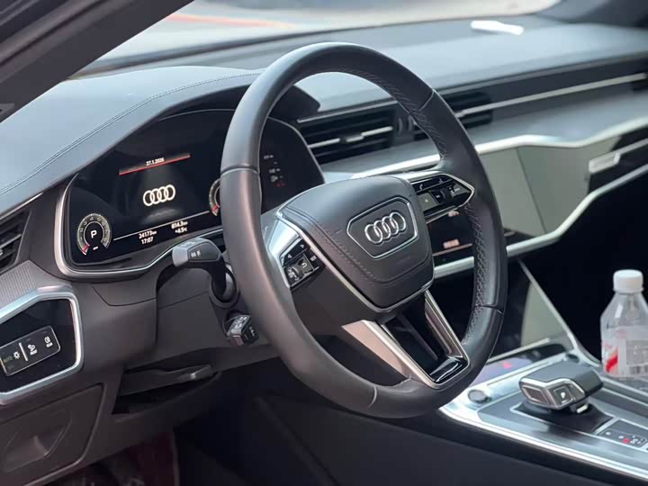 Фото 5 - Audi A6L