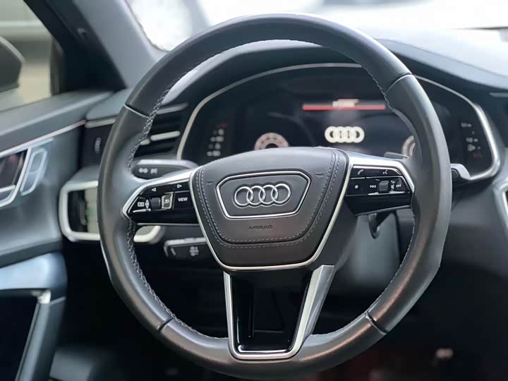 Фото 6 - Audi A6L