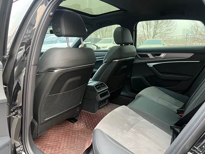 Фото 8 - Audi A6L