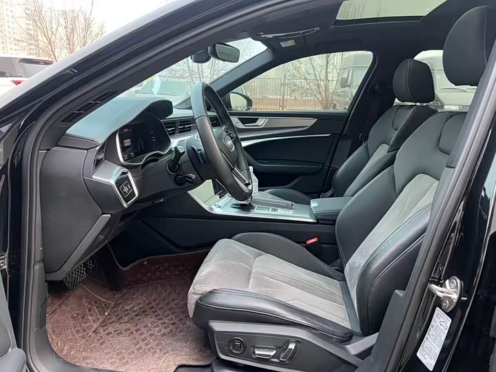 Фото 9 - Audi A6L