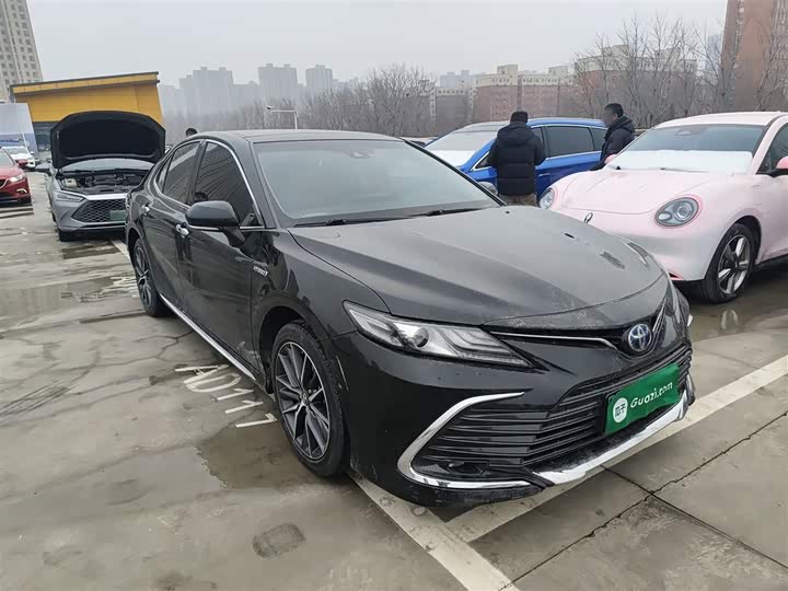 Фото 4 - Toyota Camry