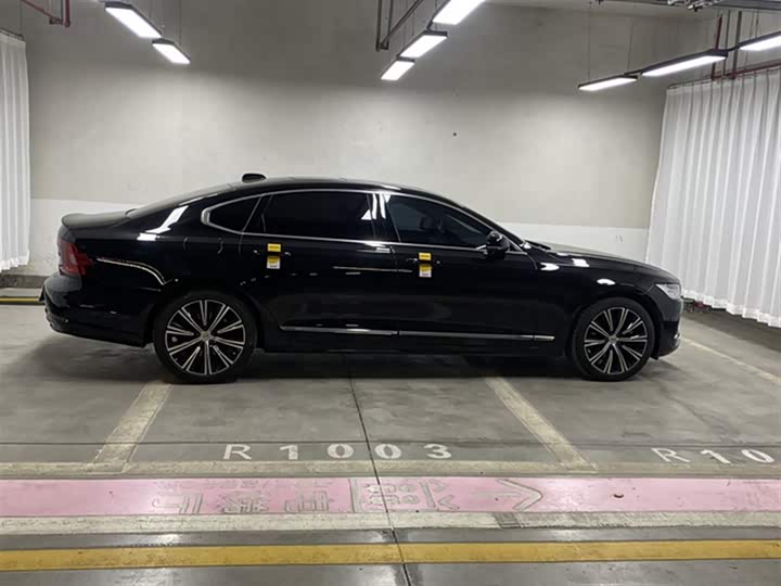 Фото 9 - Volvo S90