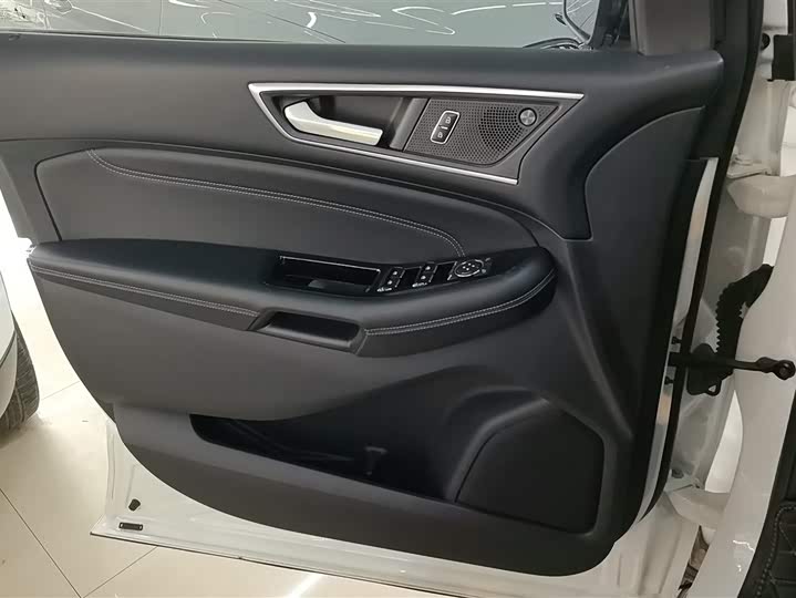 Фото 7 - Ford Edge