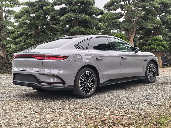 Фото 6 - BYD Han