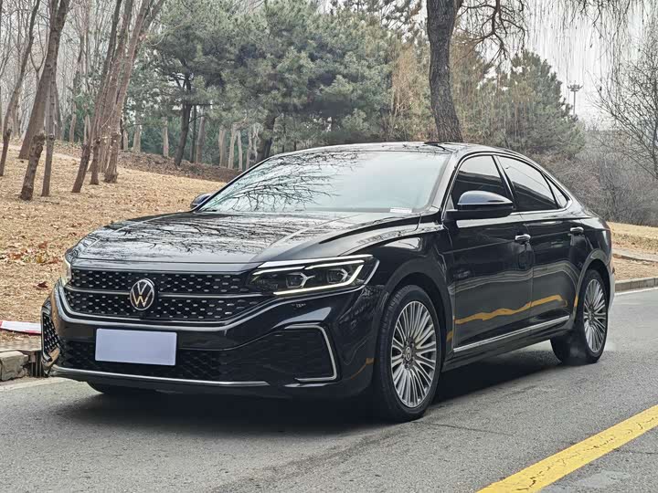 Фото 1 - Volkswagen Passat