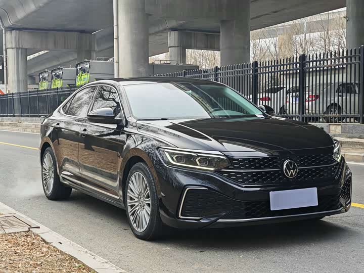 Фото 3 - Volkswagen Passat