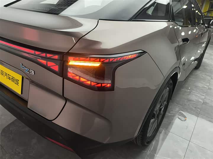 Фото 8 - Toyota bZ3