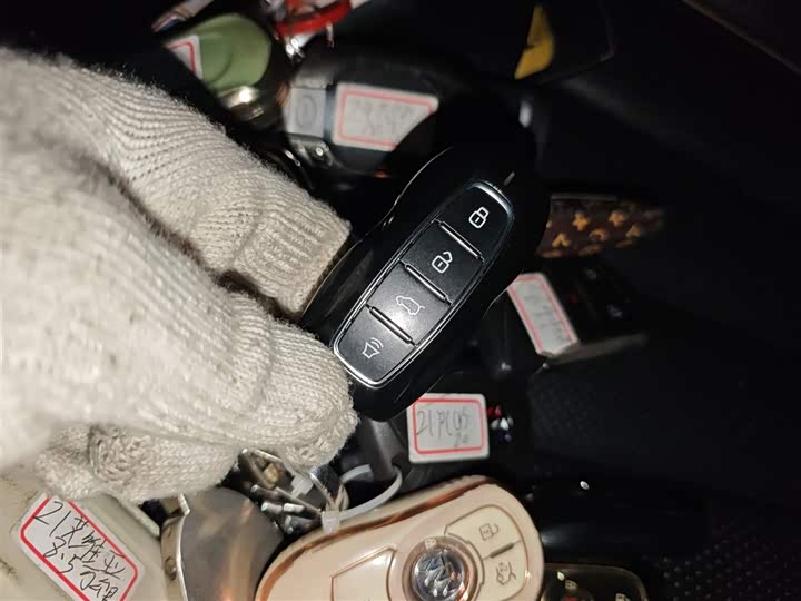 Фото 9 - Ford Equator