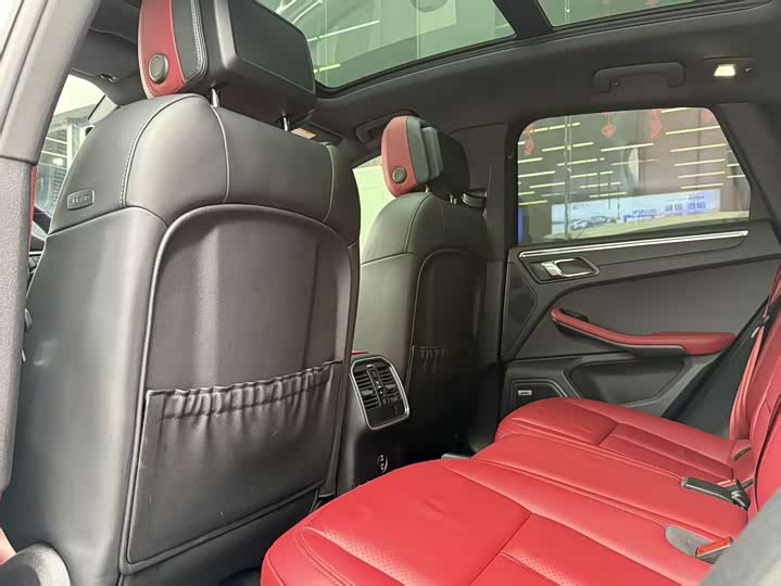 Фото 8 - Porsche Macan