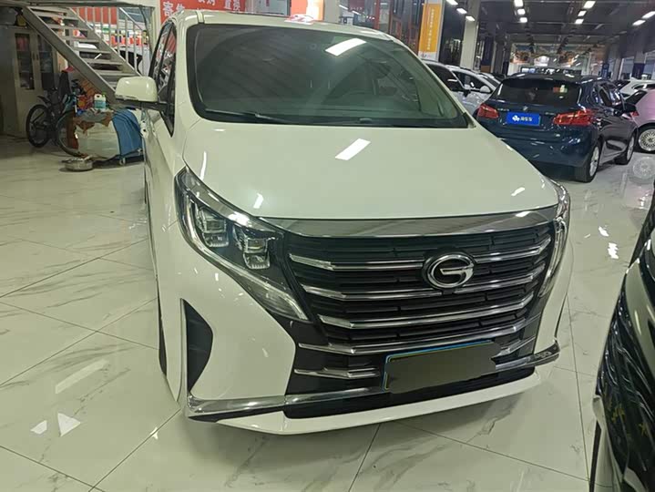 Фото 2 - GAC Trumpchi M8