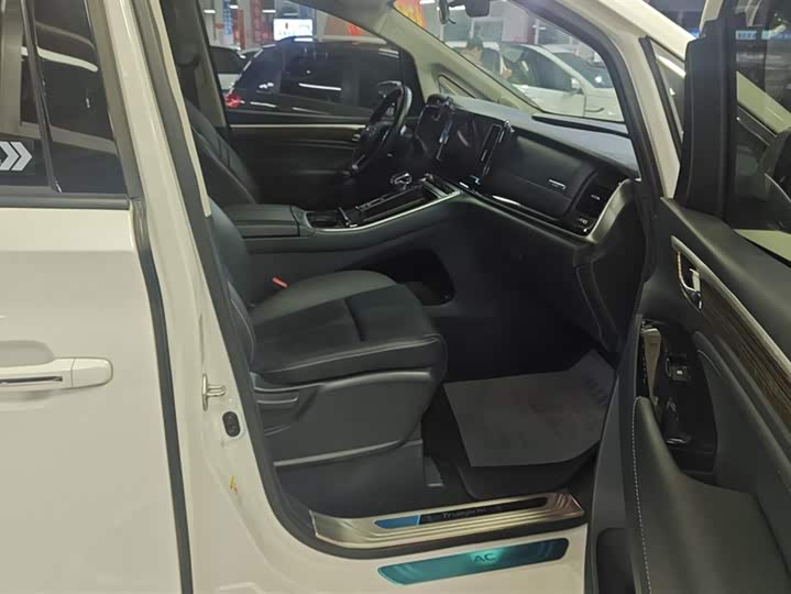 Фото 8 - GAC Trumpchi M8