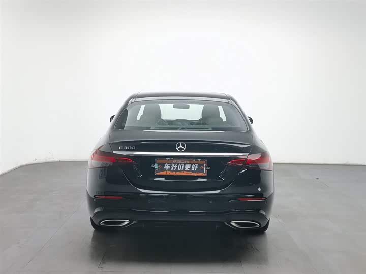 Фото 4 - Mercedes-Benz E-Class