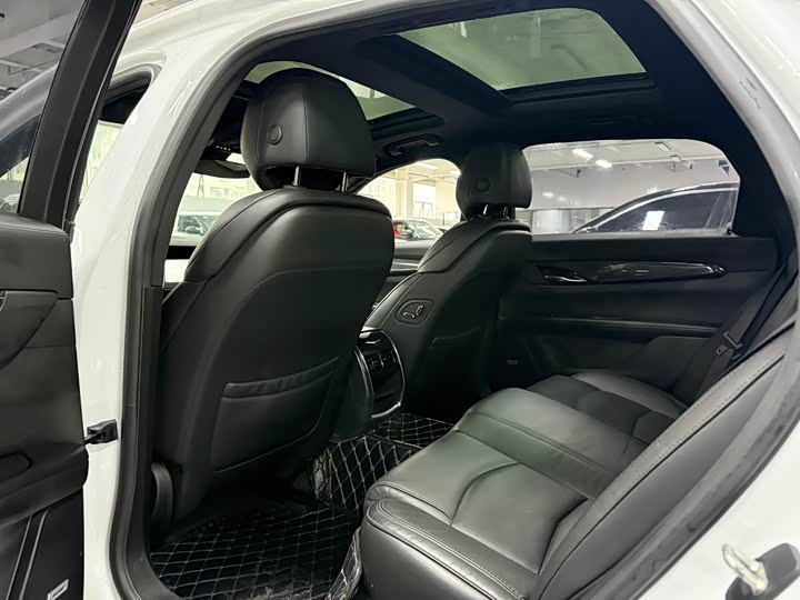 Фото 8 - Cadillac CT6