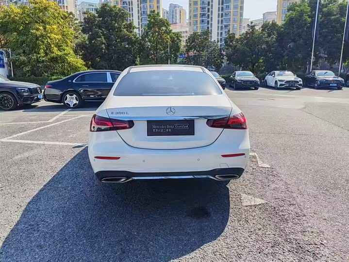 Фото 8 - Mercedes-Benz E-Class