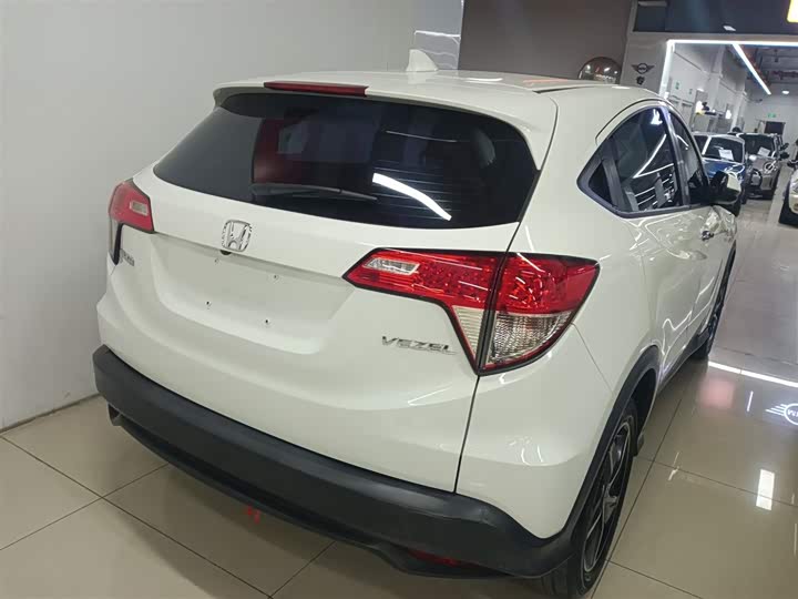 Фото 7 - Honda Vezel