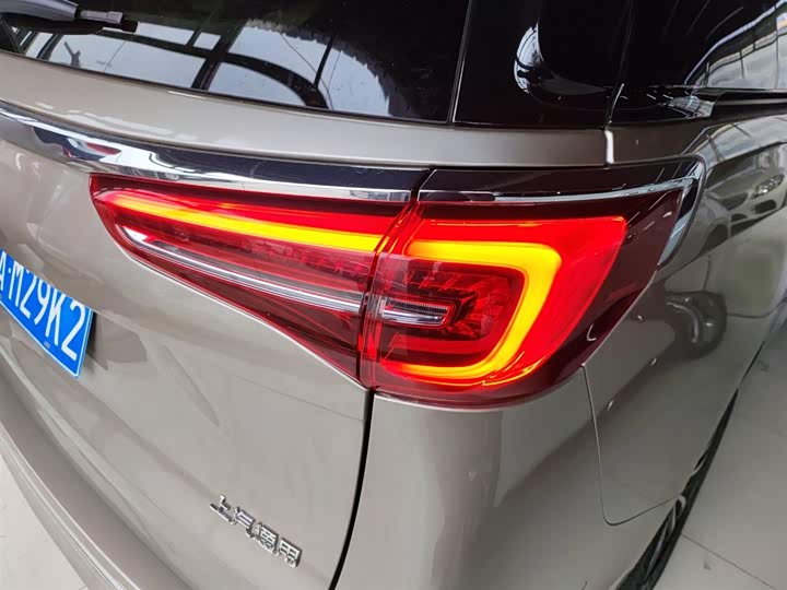 Фото 8 - Buick GL8 ES